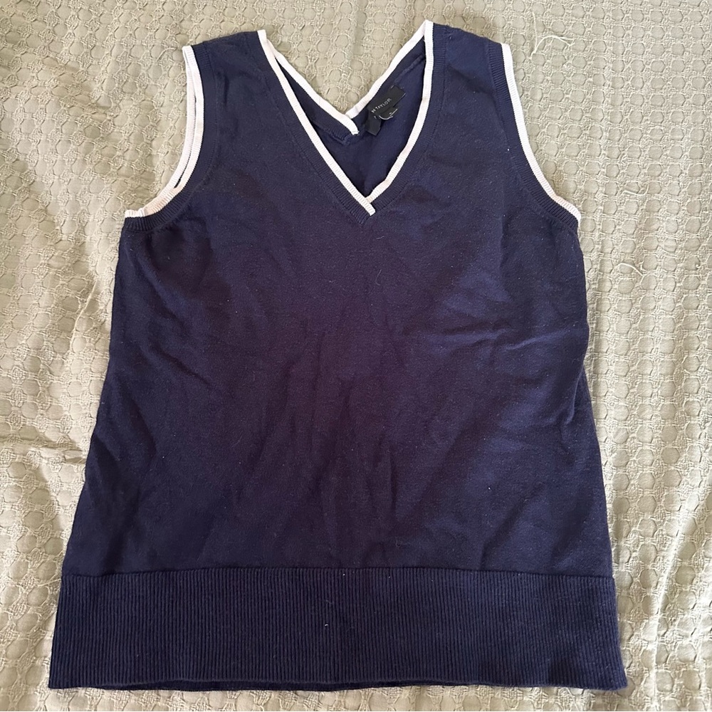 Ann Taylor Blue Navy and White V-Neck Sleeveless Sweater Top